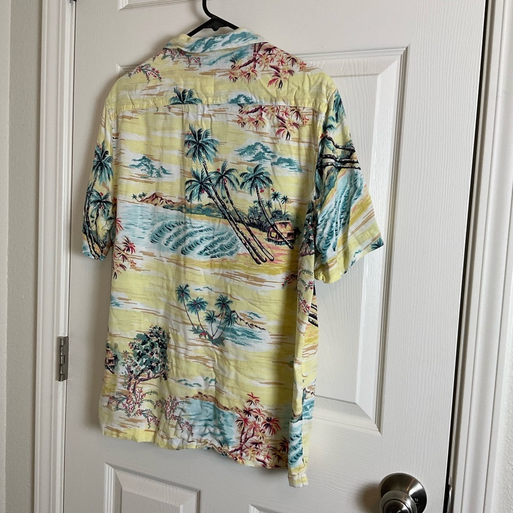 H&M yellow Hawaii shirt Tropical Print Size Large - Picture 5 of 5